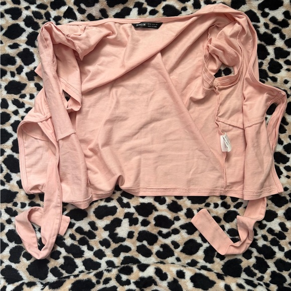 SHEIN Light Pink Tie-Front Crop Top - Picture 2 of 2